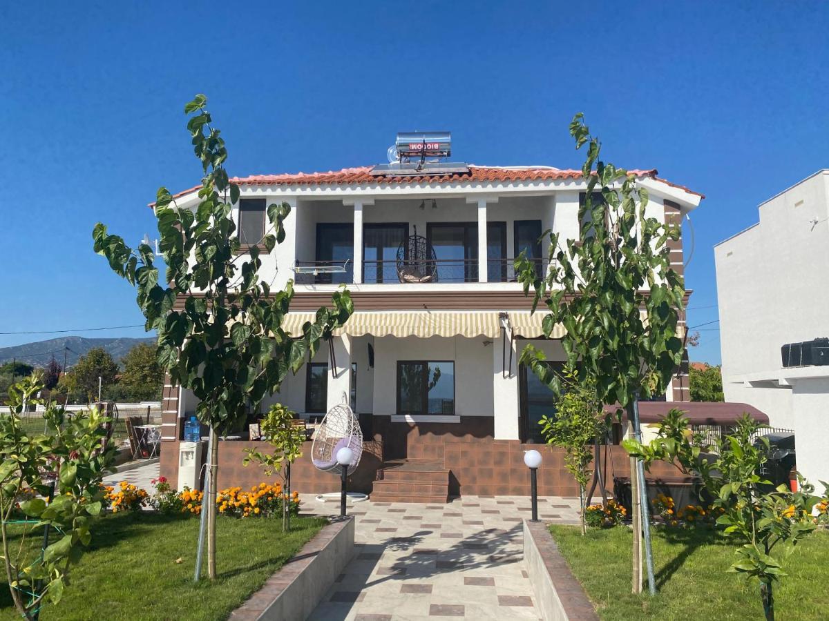 Guest House Costa 1 Kariani Exterior photo