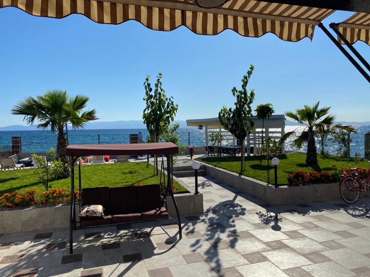 Guest House Costa 1 Kariani Exterior photo