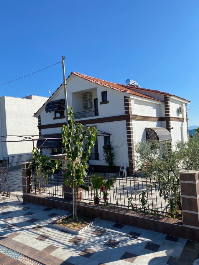Guest House Costa 1 Kariani Exterior photo
